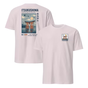 Camiseta Itsukushima 厳島神社 — Torii Flotante de Miyajima — color Ice Grey, vista de espalda y pecho en una imagen